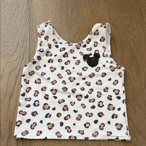 Moms Disney tank M